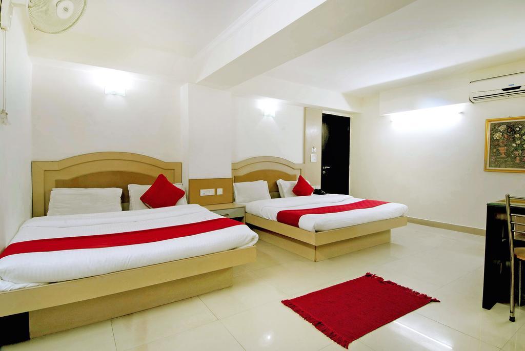 Hotel Durga International New Delhi Værelse billede
