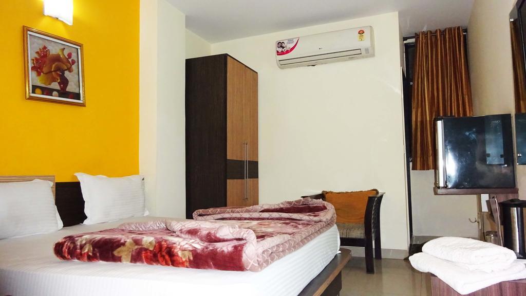 Hotel Durga International New Delhi Værelse billede