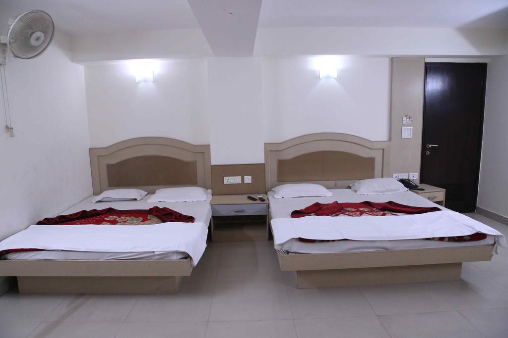 Hotel Durga International New Delhi Værelse billede