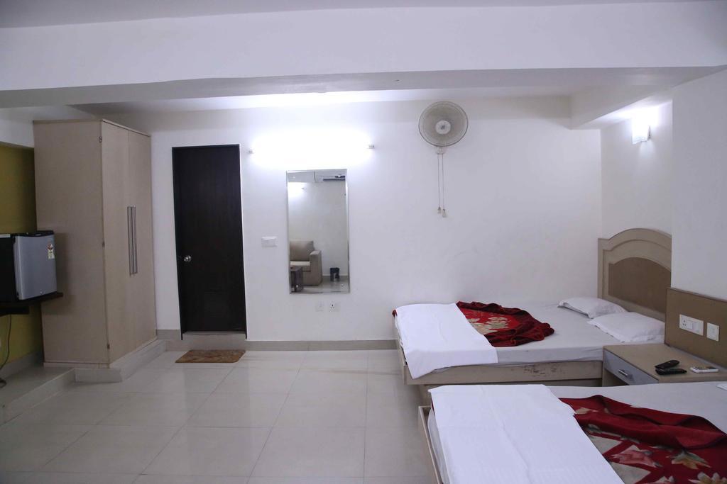 Hotel Durga International New Delhi Værelse billede